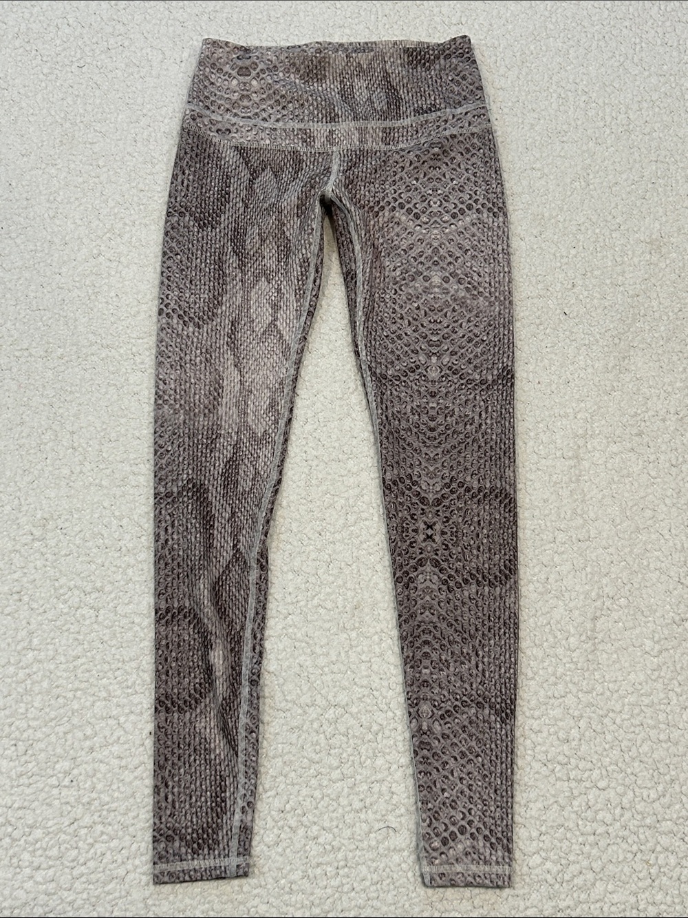 Varley Leggings Snakeskin Print Gray Brown White size Medium Gym Athleisure